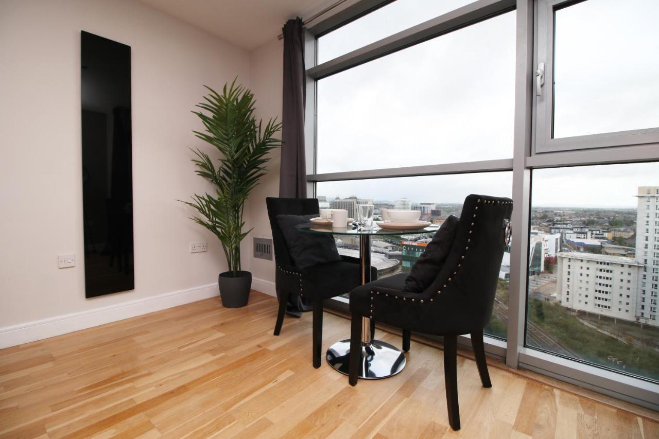 The View - Long Stay Offer - Modern Central Apartment And Parking By Cto Serviced Apartments كارديف المظهر الخارجي الصورة