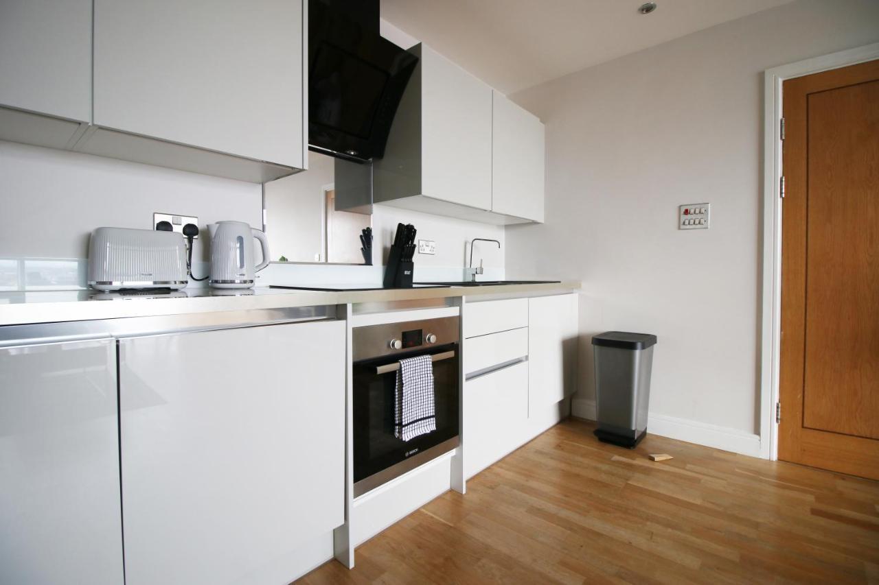 The View - Long Stay Offer - Modern Central Apartment And Parking By Cto Serviced Apartments كارديف المظهر الخارجي الصورة