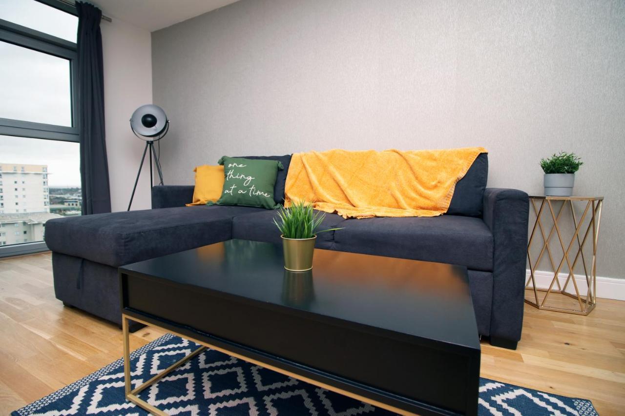 The View - Long Stay Offer - Modern Central Apartment And Parking By Cto Serviced Apartments كارديف المظهر الخارجي الصورة